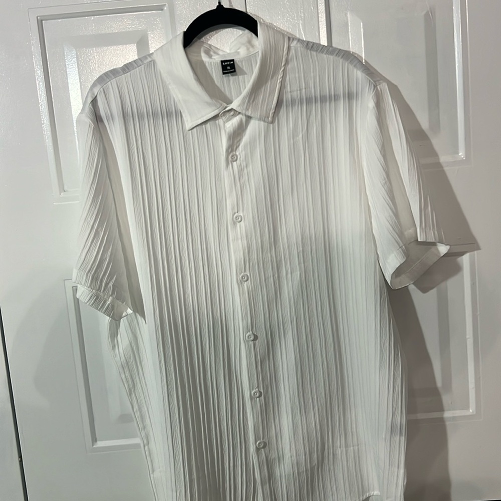 Elegant button white shirt size XL